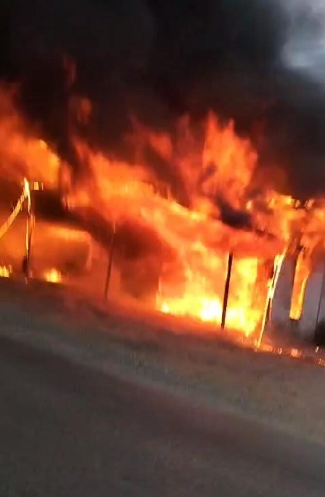 Kebakaran Rumah di Simpang Empat Kayu Lapis, Satu Orang Dilaporkan Luka Bakar